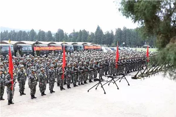 中国人民解放军第七十三集团军，英勇无畏，忠诚担当，中国人民解放军第七十三集团军，英勇无畏，忠诚担当的战士精神风采