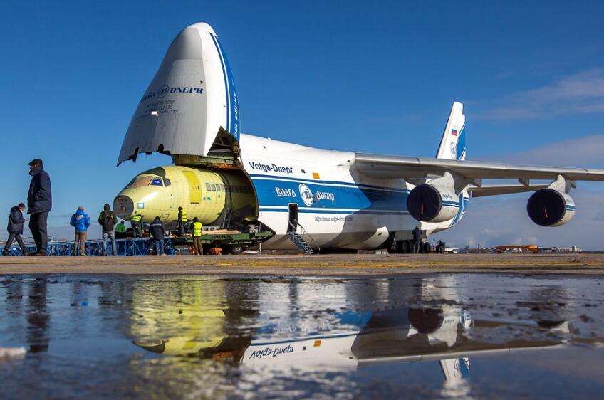 歼-10战斗机最大航程,技术解析与战略应用,歼-10战斗机技术深度解析,最大航程与战略应用探讨