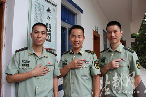 海军夏季常服，展现海军风采的时尚与功能并存，海军夏季常服，时尚与功能并存，展现海军风采的魅力服装