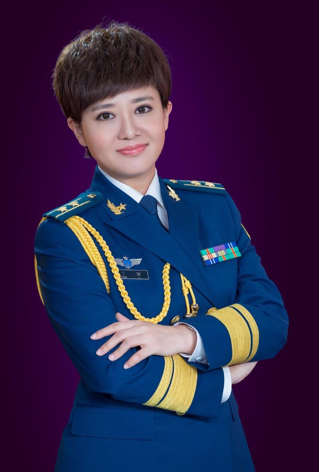 中央电视台七套节目军事女主持人，闪耀荧屏的军事之花，中央电视台七套军事女主持人，荧屏上的军事之花