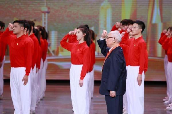 红旗车为何难以成为普通人的选择？探究背后的原因，红旗车难以成为普通人选择的背后原因探究