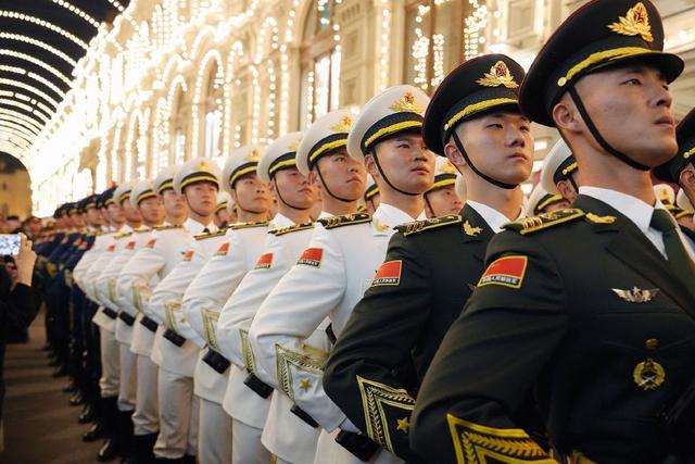 仪仗兵服役年限详解，一般服役几年，仪仗兵服役年限详解，通常服役几年？