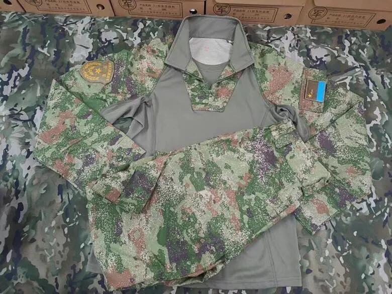 中国空军作战服图片，历史演变与现代风采，中国空军作战服的历史演变与现代风采图片展示