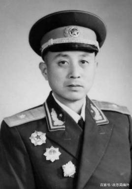 空降兵文东少将，英勇无畏的战士，忠诚坚定的领导者，空降兵文东少将，英勇战士与坚定领导者的忠诚印记