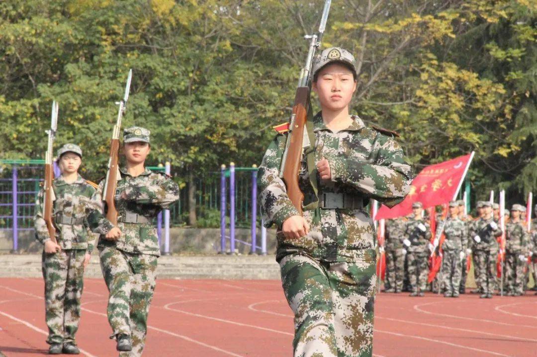 标兵就位谁喊的，一种军事仪式中的声音与意义，标兵就位，军事仪式中的声音与意义探究