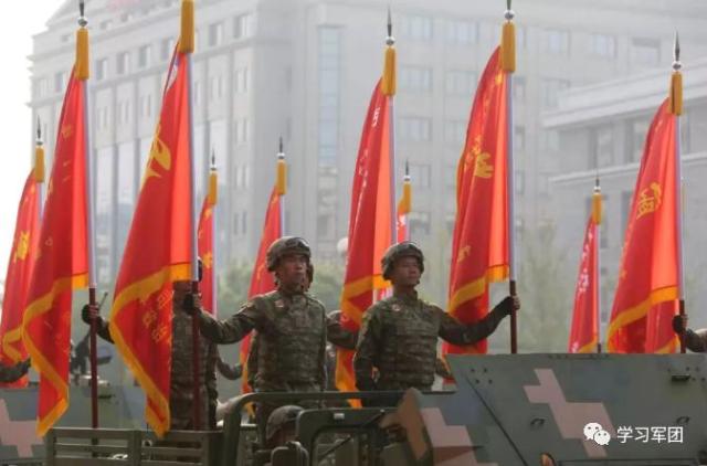 阅兵战旗中的中国军队——多元化部队的展示，阅兵战旗中的中国军队，多元化力量的展示