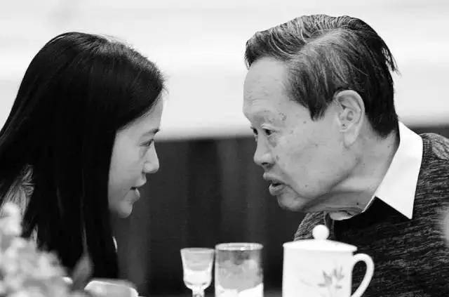 杨振宁与翁帆，时光流转中的情感与谣言的交织，杨振宁与翁帆，时光中的情感与谣言碰撞