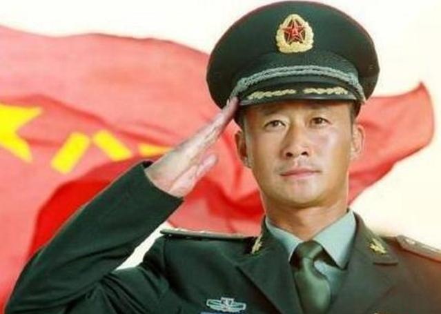 最帅军装，荣耀与力量的象征，最帅军装，荣耀力量的象征之巅