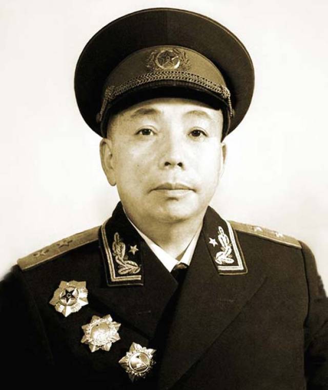 三名上将降级，军队改革中的必然与反思，军队改革下的三名上将降级，必然调整与深刻反思