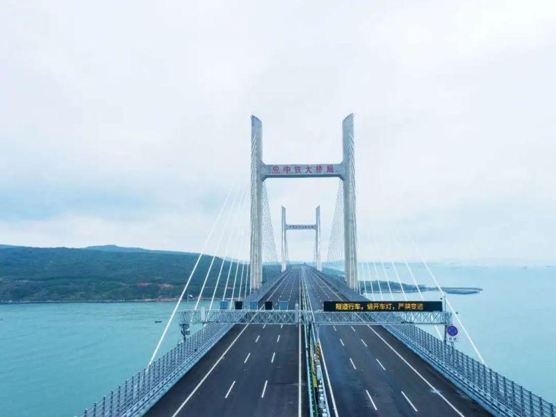 海峡两岸评论专家，共融共荣，共谋发展，海峡两岸评论专家共融共荣，携手共谋未来发展