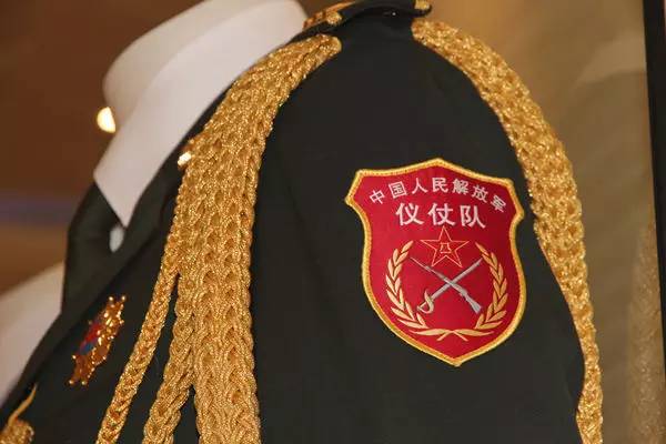 中国仪仗队礼服设计，传统与现代的融合之美，中国仪仗队礼服设计，传统与现代融合之美