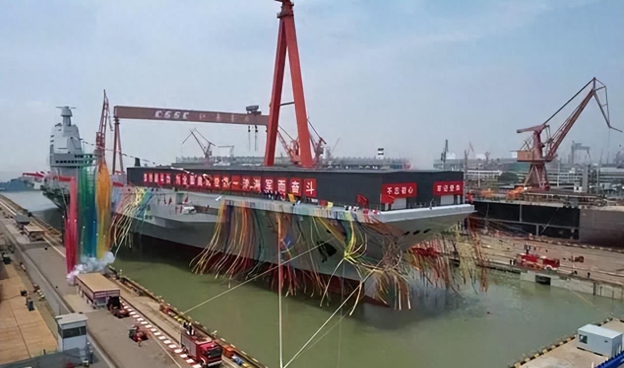 揭秘福建舰排水量之谜，究竟多少吨？，揭秘，福建舰排水量之谜揭晓，究竟多少吨级？