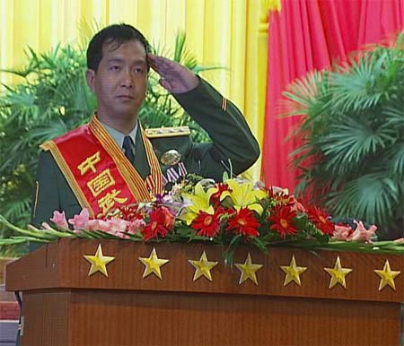 独臂英雄丁晓兵降了几集——一位传奇战士的坚韧人生，独臂英雄丁晓兵，传奇战士的坚韧人生降服重重挑战（或逆境中的坚韧，丁晓兵战士的传奇人生）