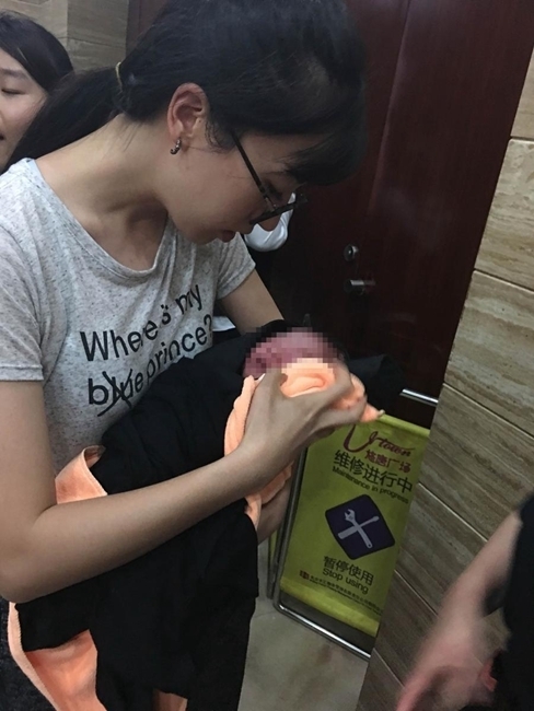 白姐王中王六肖选一的魅力与传奇，白姐王中王六肖选一，魅力传奇的揭晓