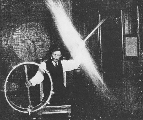 特斯拉发明的死光武器，科技前沿的想象与现实，特斯拉发明的死光武器，科技想象的现实探索