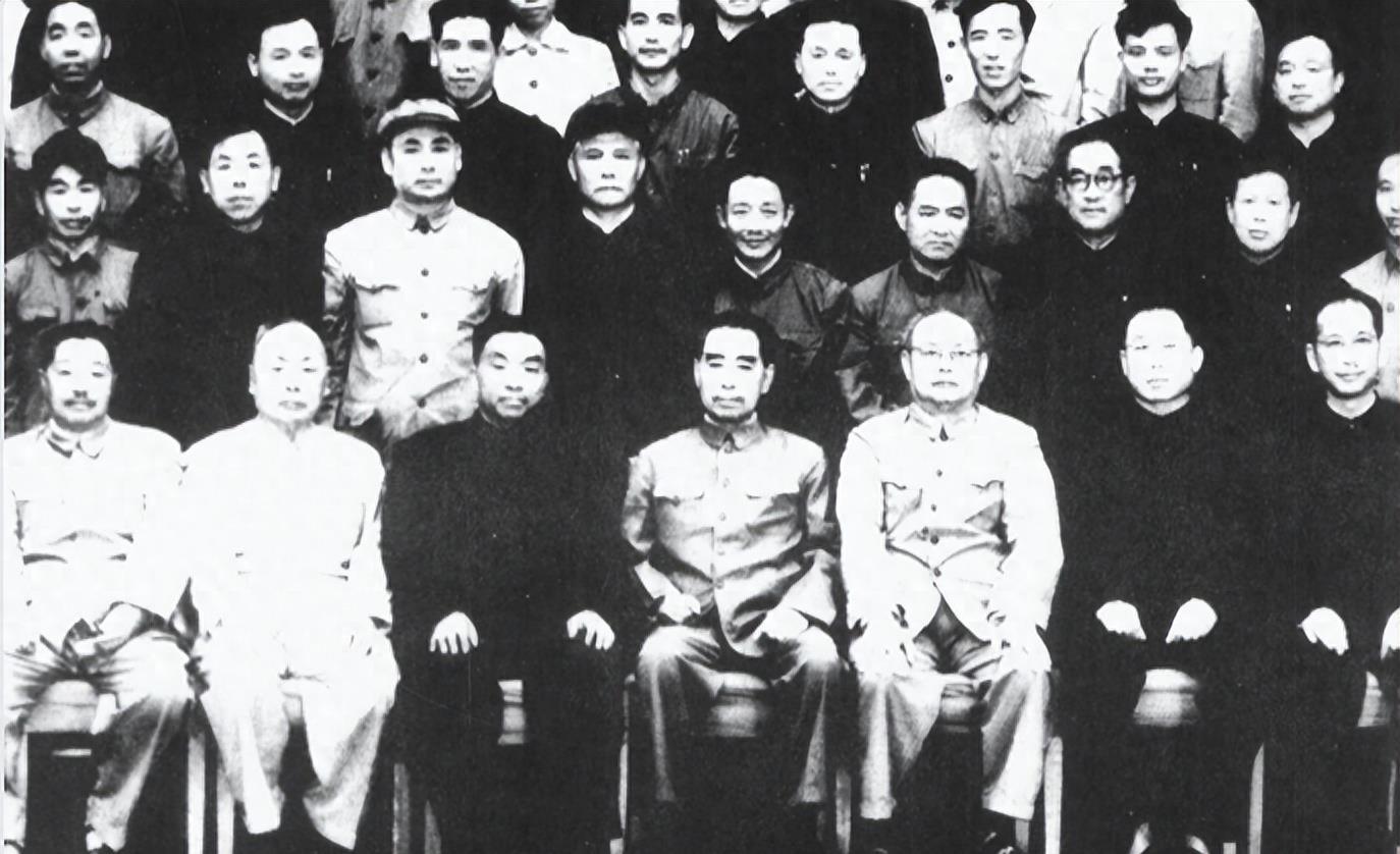 海军七秩芳华颂——纪念海军成立七十周年诗词，海军七秩芳华颂——庆祝海军七十周年辉煌成就诗词纪念盛典