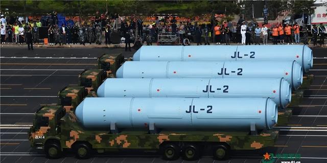 东风41与携带20枚核弹的对比,战略威慑力量的深度解析,战略威慑力量深度解析,东风41与携带核弹数量的对比