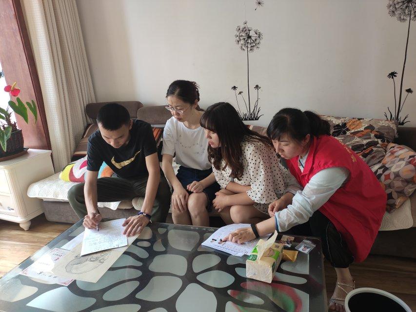 积极应征入伍，为国家和人民贡献力量，积极应征入伍，投身国防建设，为国家和人民贡献力量
