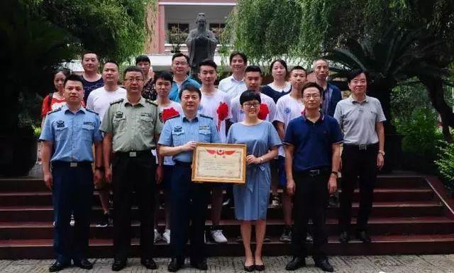 人民武装部上校，职责、挑战与荣耀，人民武装部上校，职责担当、挑战与荣耀之路
