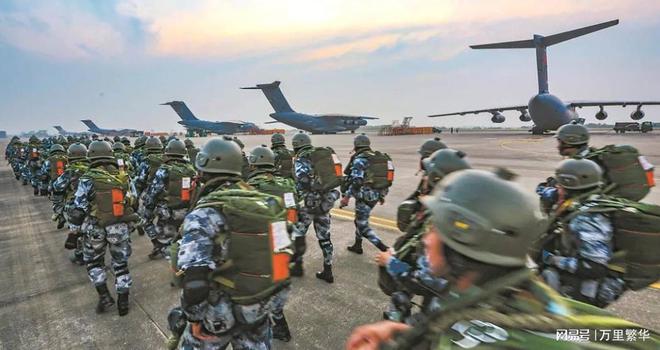 空降兵十五军，英勇无畏，铸就辉煌历史，空降兵十五军，英勇无畏，铸就辉煌战史