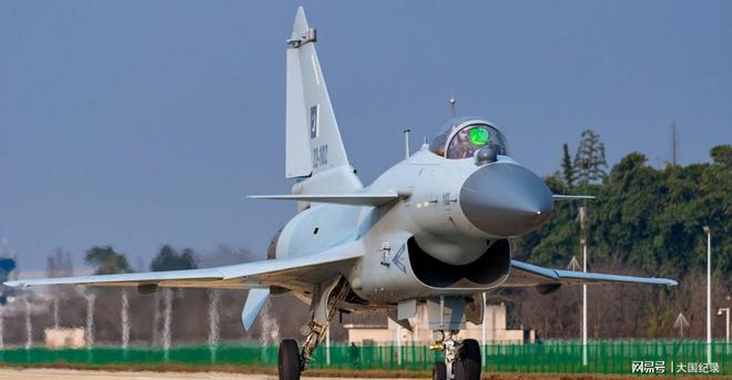 中国空军与巴基斯坦空军，深度合作的军事友谊并非虐与被虐的关系，中巴空军深度合作的军事友谊，超越误解的共赢合作之道