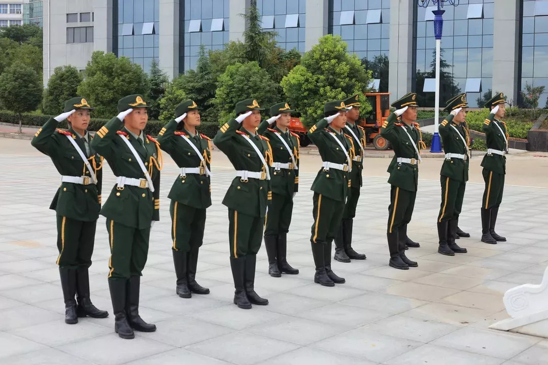 国旗护卫队工作总结报告，国旗护卫队年度工作总结报告，回顾与反思