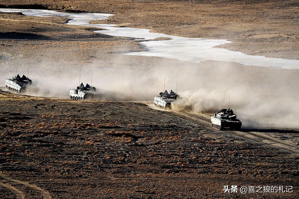 中国陆军新里程碑，揭秘中国陆军新型坦克装备数量——以15式轻型坦克为例，揭秘中国陆军新型坦克装备，15式轻型坦克数量及新里程碑