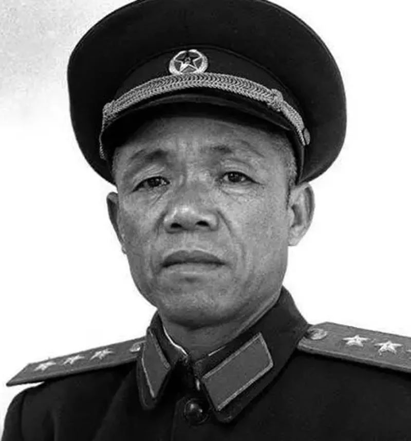 丁晓兵与丁盛，两代军人的荣耀与传承，两代军人的荣耀与传承，丁晓兵与丁盛的故事