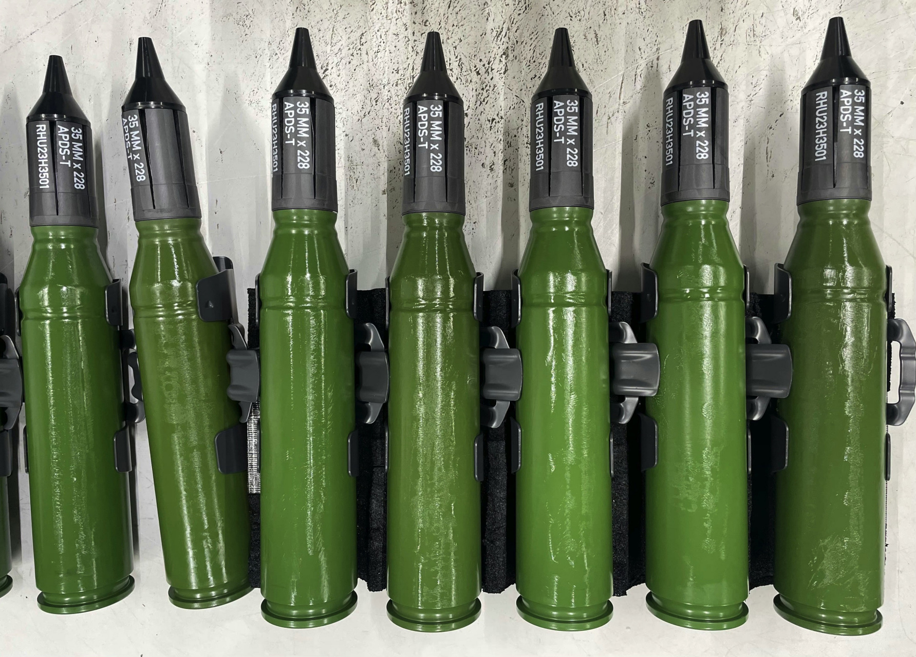 揭秘中国海军舰艇上的重要武器，1130近防炮子弹尺寸图片详解，揭秘中国海军舰艇利器，1130近防炮子弹尺寸详解图片公开
