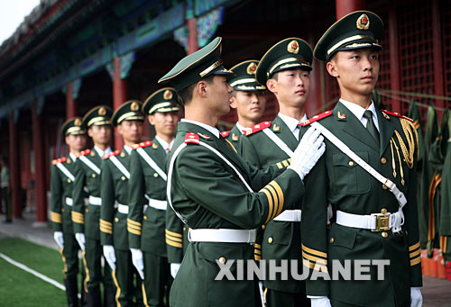 武警部队士官礼服图片，展现荣耀与威严的象征，武警士官礼服风采，荣耀与威严的象征图片展示