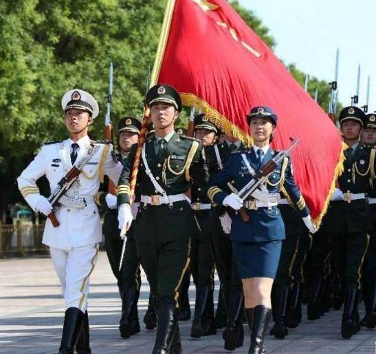 三军仪仗队中的山东小伙，87年的荣耀与担当，山东小伙在三军仪仗队中的荣耀与担当，87年的光辉历程