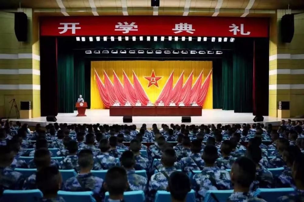 大连舰艇学院与王书晓，海军英才的摇篮与杰出代表，海军英才摇篮——大连舰艇学院与王书晓的杰出代表之路