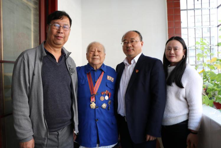中国人民志愿军开赴朝鲜视频，历史重现，英勇再现，中国人民志愿军赴朝作战历史视频，英勇再现朝鲜战场上的壮志豪情