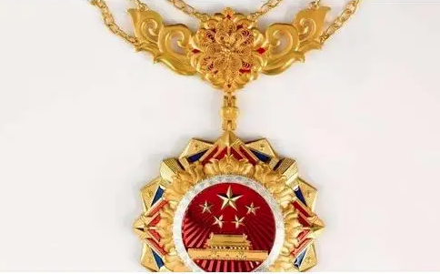 中国老兵卖勋章，荣誉背后的反思与深思，中国老兵售卖勋章，荣誉背后的反思与探寻