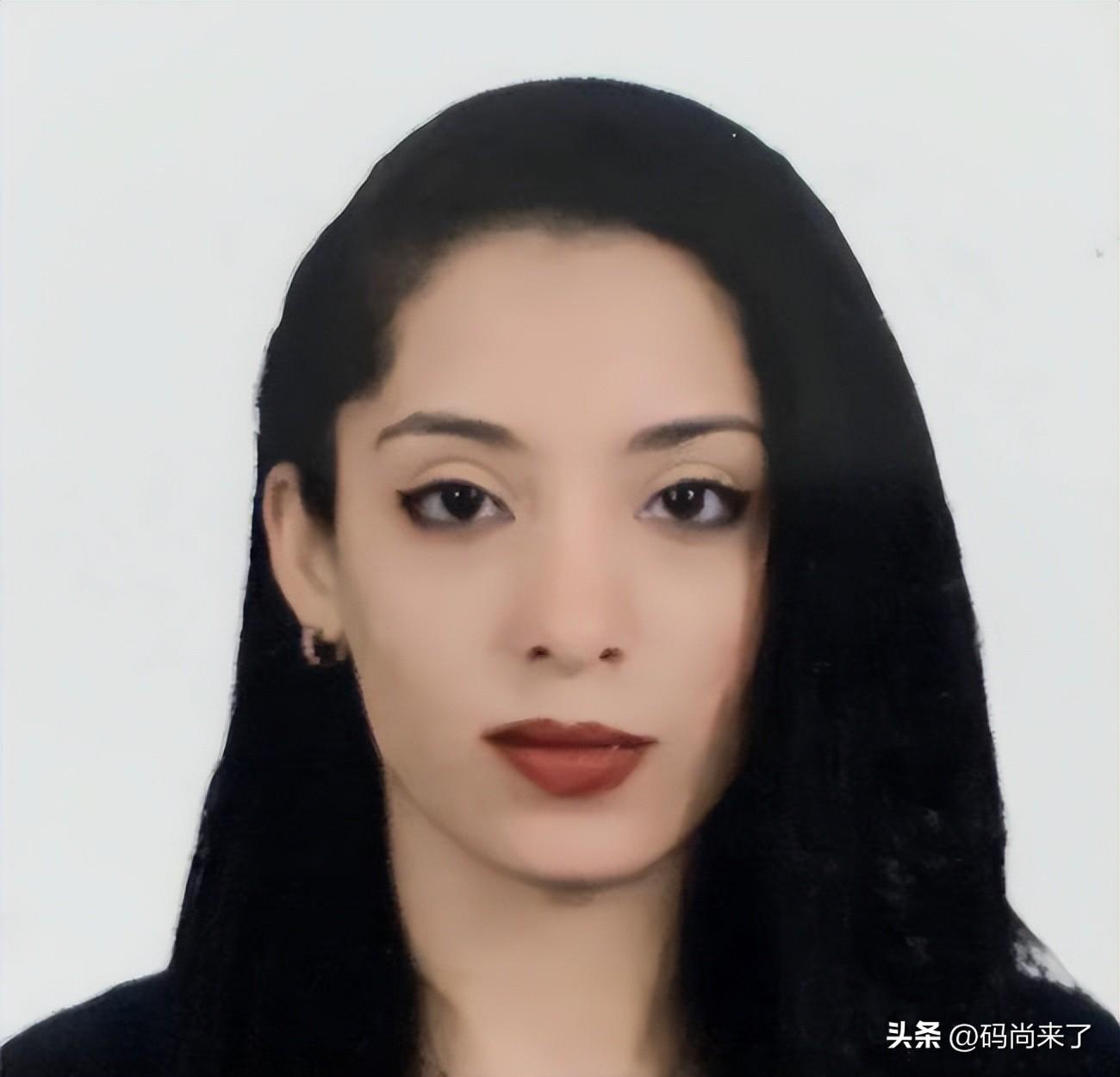 伊拉克女旗手，绝美侧颜背后的故事，伊拉克女旗手的侧颜背后的故事