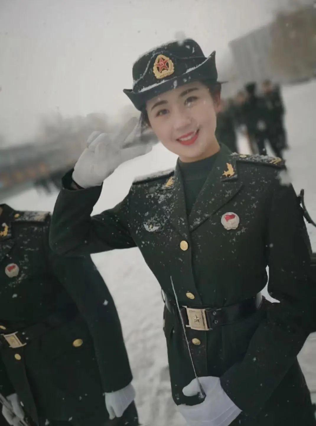 三军仪仗队视频,四十秒的荣耀与风采,四十秒展现三军仪仗队的荣耀与风采