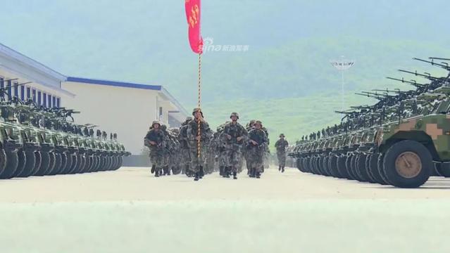 石岗军营中型合成营装甲步兵的艰苦训练与生活，石岗军营装甲步兵中型合成营的艰苦训练与日常生活磨砺