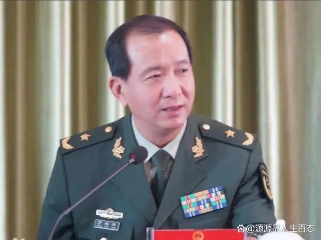 丁晓兵的事迹简介，一位英勇无畏的军人楷模，丁晓兵，英勇无畏的军人楷模事迹简介