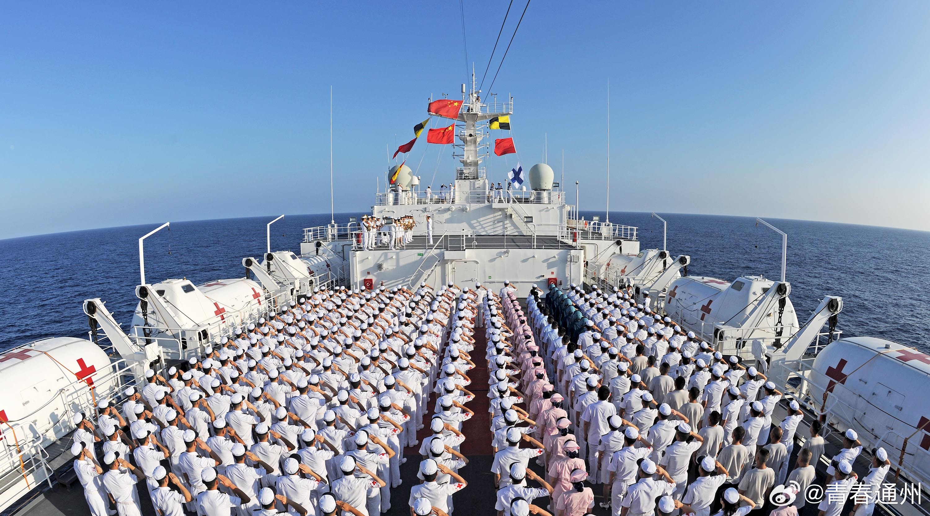 庆祝海军成立五十周年，回顾与前瞻，庆祝海军成立五十周年，回顾辉煌历程，前瞻未来征程