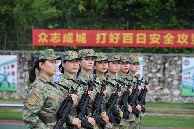 揭秘中国空军新军装，探索21式空军迷彩的独特魅力，揭秘中国空军新军装，探索21式空军迷彩的独特魅力与风采