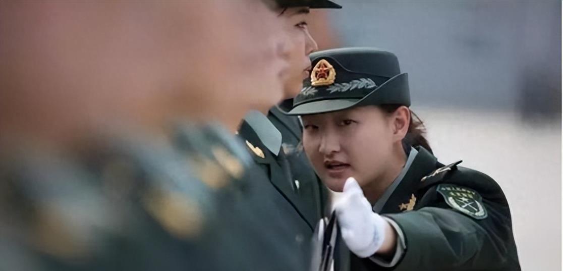 阅兵方阵中的璀璨明珠，女兵的风采，阅兵方阵中的璀璨明珠，女兵风采展露无遗