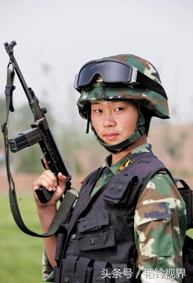 中国女兵图片高清大图，展现飒爽英姿的时代风采，中国女兵高清大图，飒爽英姿的时代风采展示