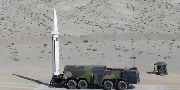 火箭军的主要武器是什么，火箭军主要武器揭秘，揭秘其主力武器装备