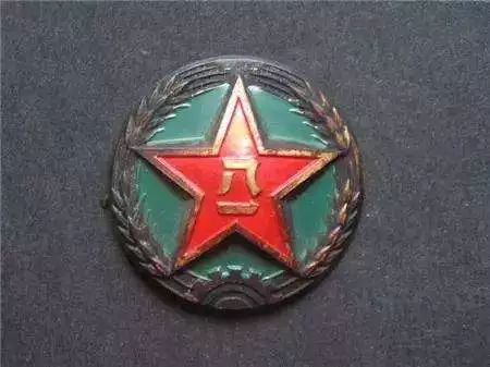 中国人民解放军军旗军徽军装图片，历史的象征与荣耀的标志，中国人民解放军军旗军徽军装图片，历史的象征与荣耀的标志展现