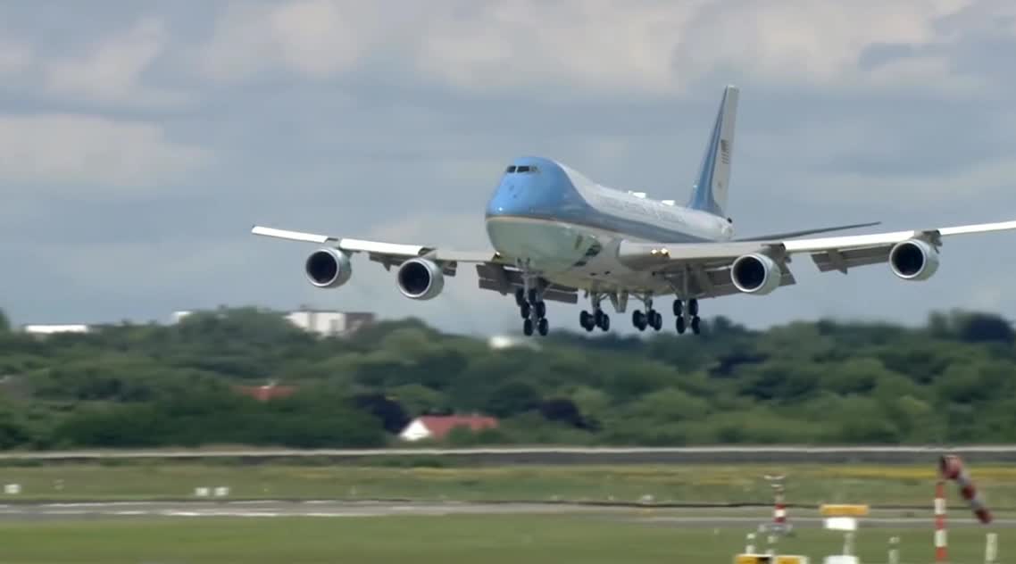 中国空军一号落地视频，展现国家空军力量的壮丽瞬间，中国空军一号落地瞬间，展现国家空军力量的壮丽风采