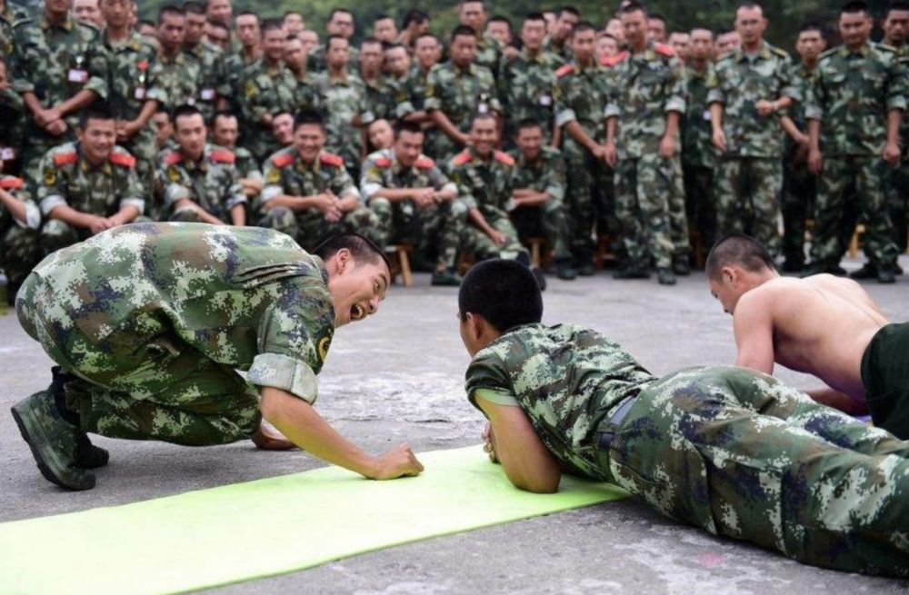 老兵打新兵普遍，现象背后的深层思考，老兵打新兵现象背后的深层原因探究