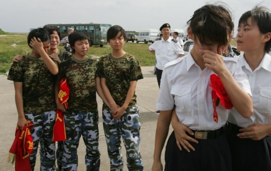 中国女兵图片大全高清图片——展现最美的风采，中国女兵高清图片大全——展现飒爽英姿与风采