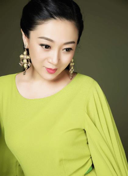 京剧演员自缢原因深度探究，一个悲剧背后的故事，京剧演员自缢背后的深层原因探究，悲剧故事揭秘