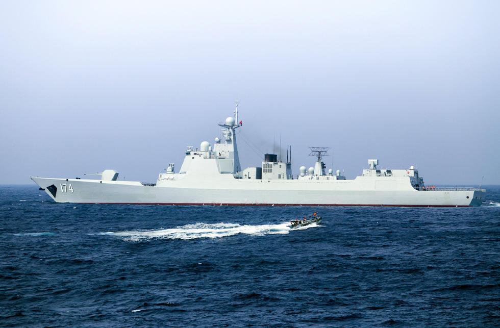 揭秘中国海军新型战舰——052D舰，揭秘中国海军新型战舰，强大的052D舰亮相！