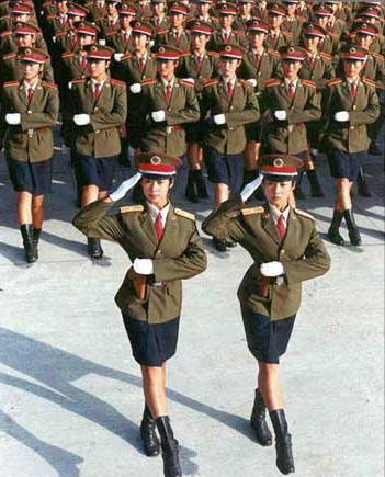 女兵阅兵
